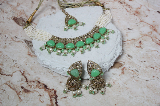 Isabelle Necklace Set in Light Green