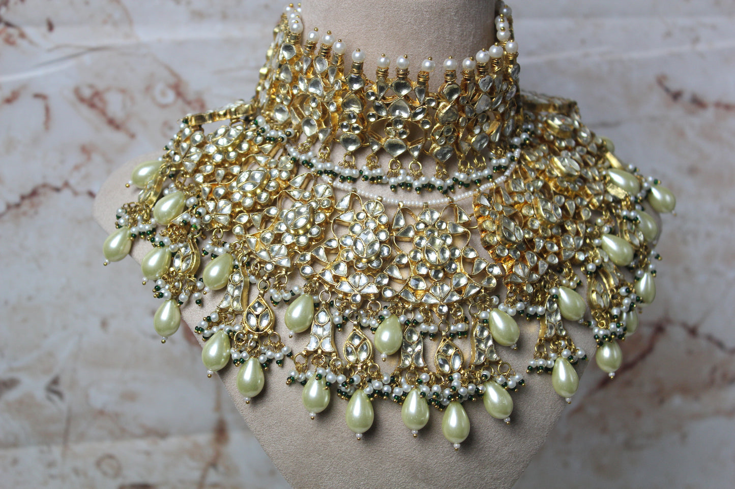 Kabira Pachi Kundan Bridal Set in Gold