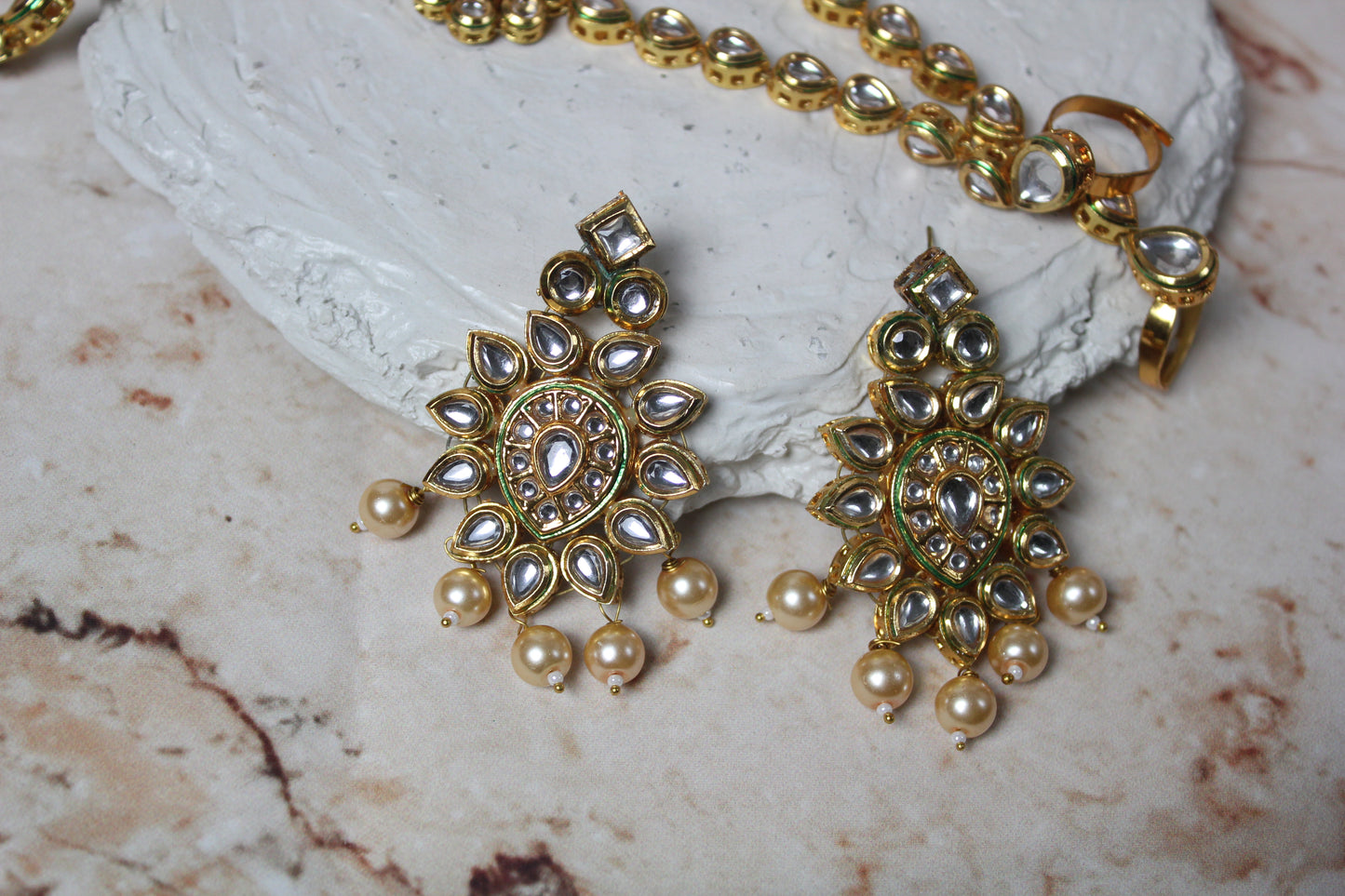 Sheena Kundan Necklace Set in Gold